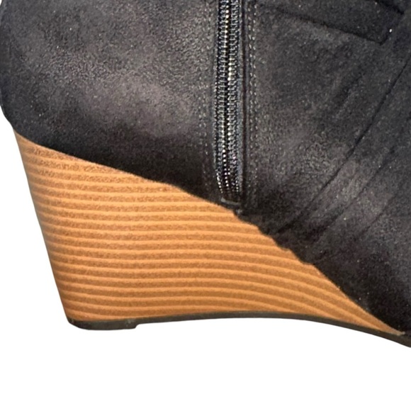 Women Journee Collection Sabeena Wedge Ankle Bootie Color Black Size 8.5 - Picture 6 of 16